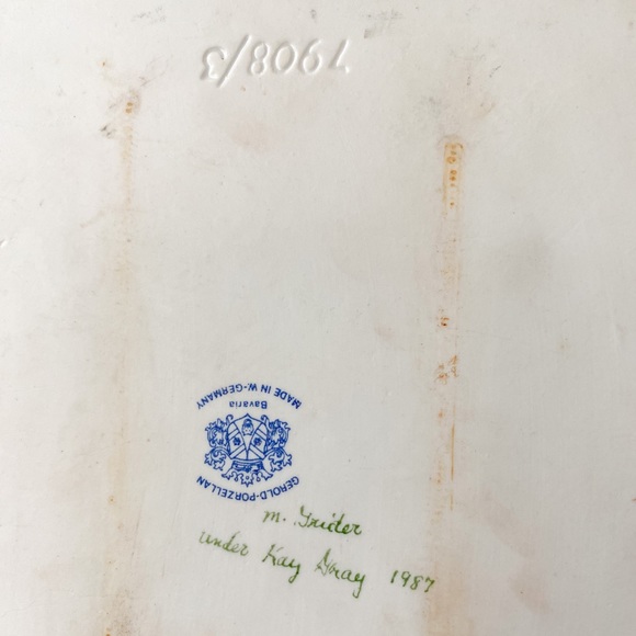 Vintage 80s Porcelain Portrait of a 1920s Woman - Picture 2 of 3